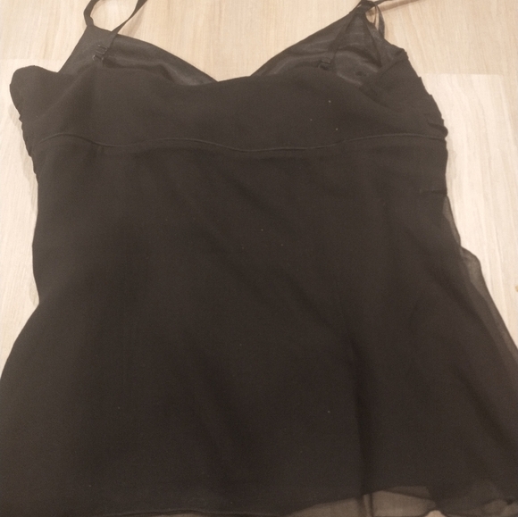 Flirty feminine 100  percent silk‎ top - Picture 7 of 7